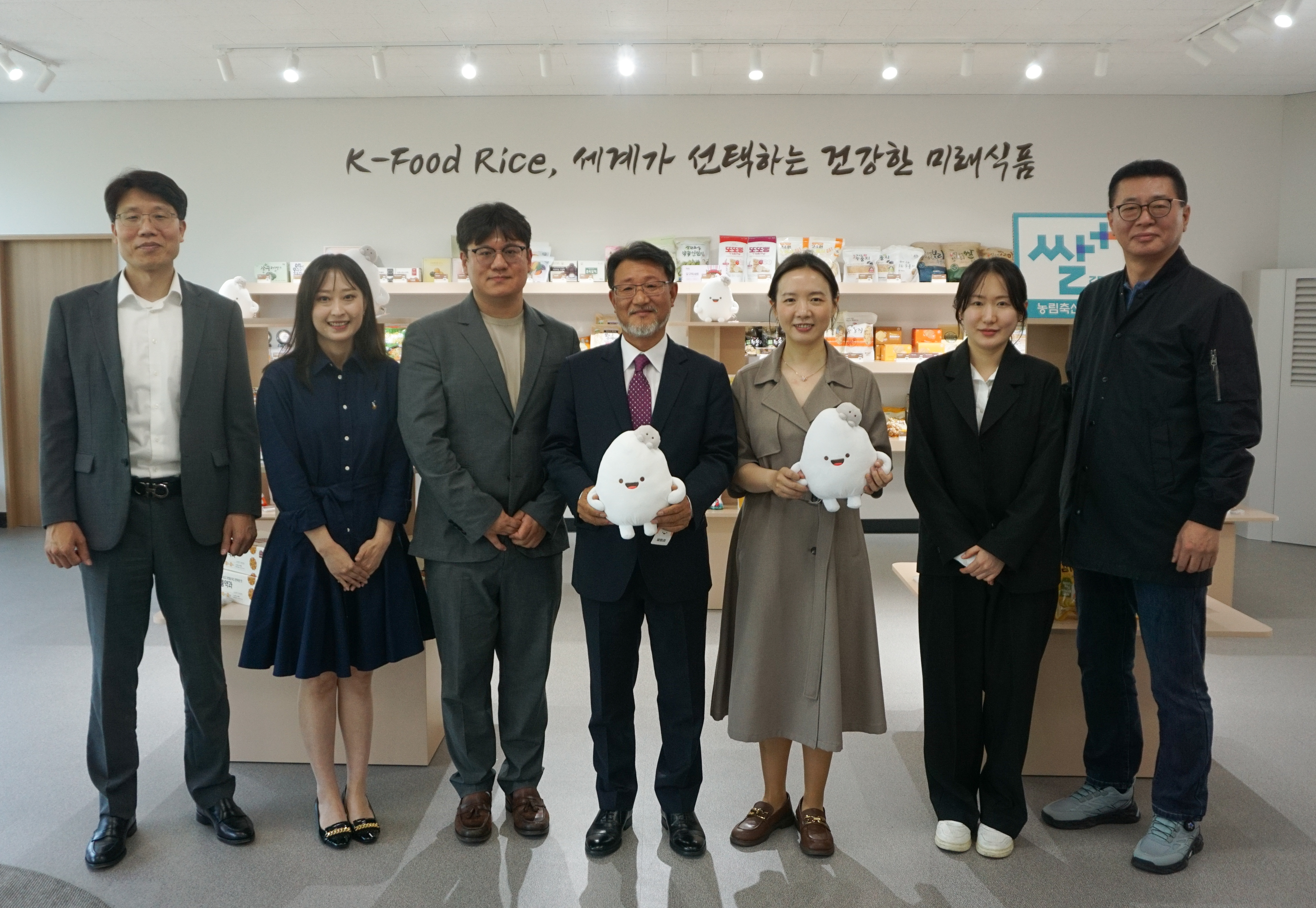 CCIC 협회방문 단체사진.jpg